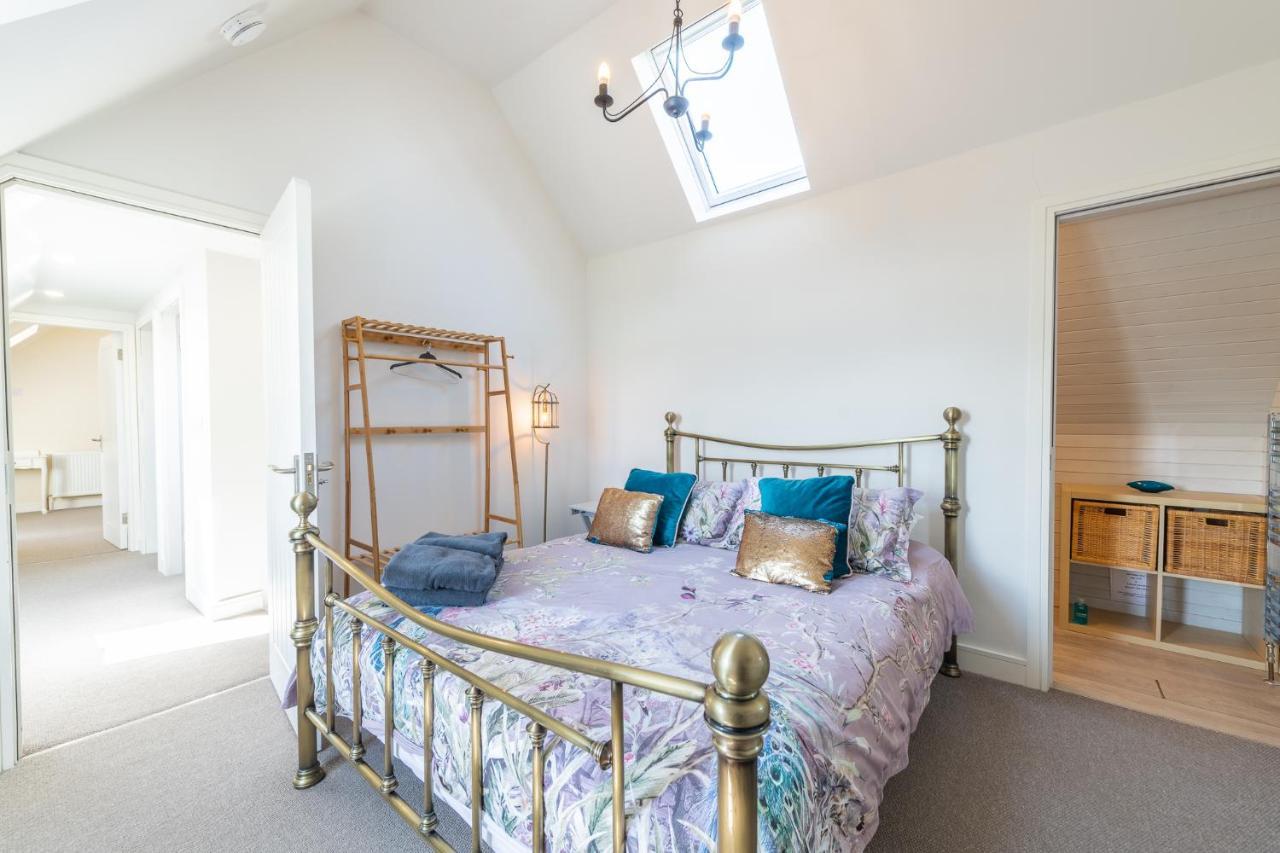 Nether Newton - Sleeps 12, Hottub, Sauna, Private Garden Newmilns Exterior foto